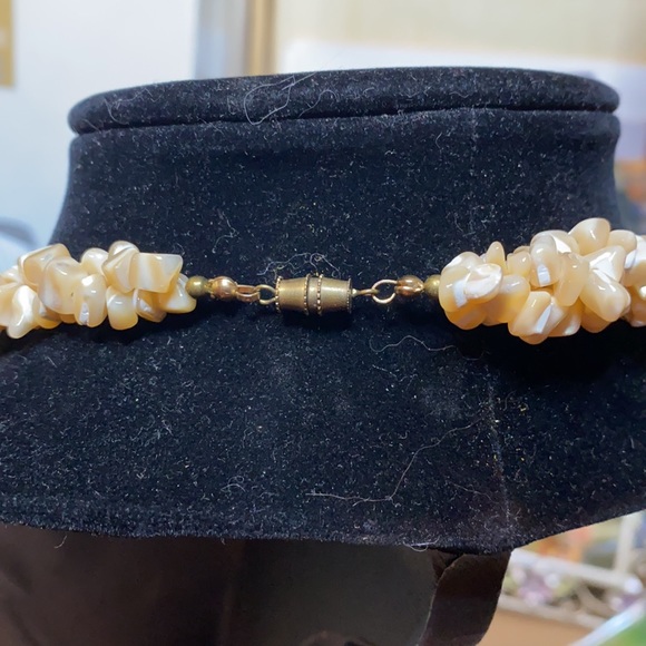 🐚 Shell Necklace - Picture 4 of 6